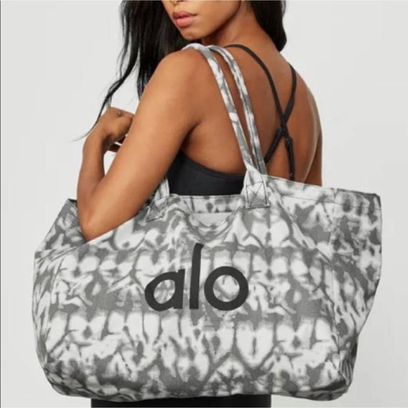 ALO Yoga Handbags - NWT Alo Yoga Tote Bag Tie Dye Large Canvas Bag